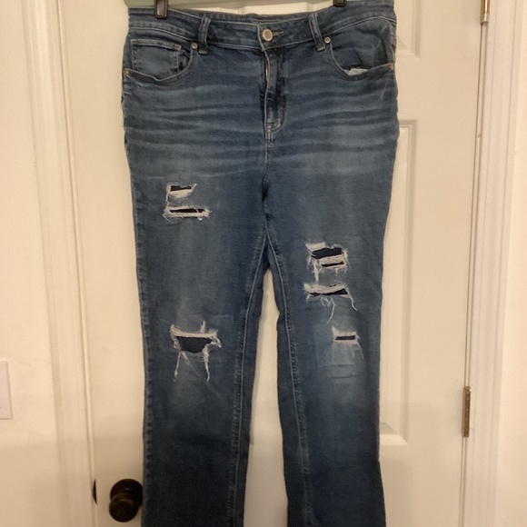 Maurices Distressed Women’s Jeans Size 14 Regular - Picture 1 of 6